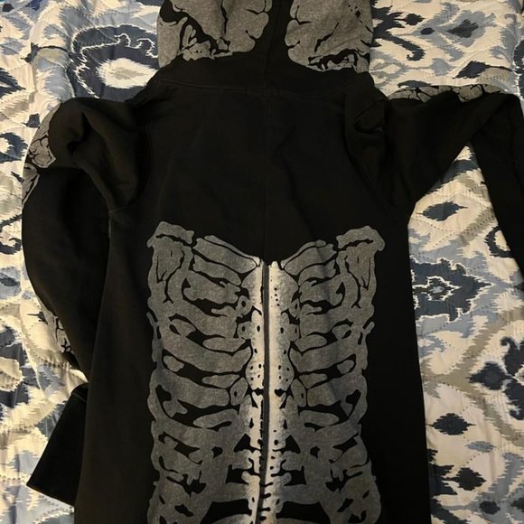 A hoodie dress from Glad News - Picture 2 of 2